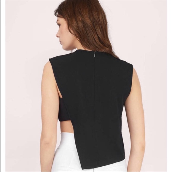 NWT Tobi Asymmetrical Black Top Medium - Picture 2 of 10